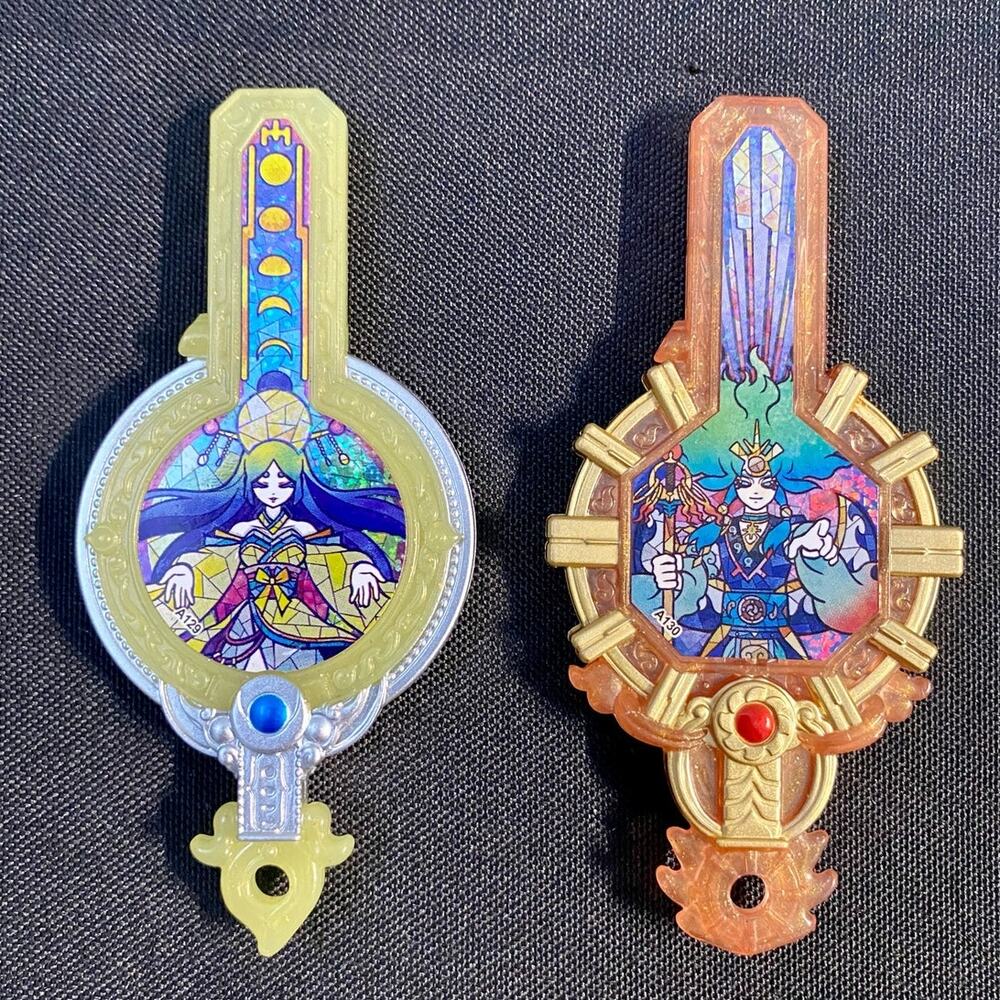 Japanese Yo-Kai Watch Keystones Series 05: Kenshin Amaterasu & Gesshin Tsukuyomi